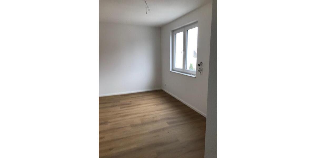Etagenwohnung Bad Schönborn - 3 Zimmer, 81 m&sup2;, 1.350&euro; | Angebot:25280238