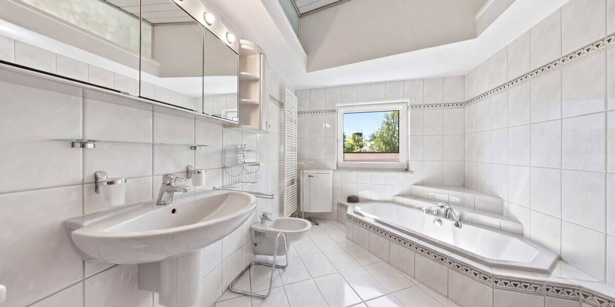 Mehrfamilienhaus, Wohnhaus Eggenstein-Leopoldshafen Eggenstein - 5 Zimmer, 203 m&sup2;, 895.000&euro; | Angebot:26687095
