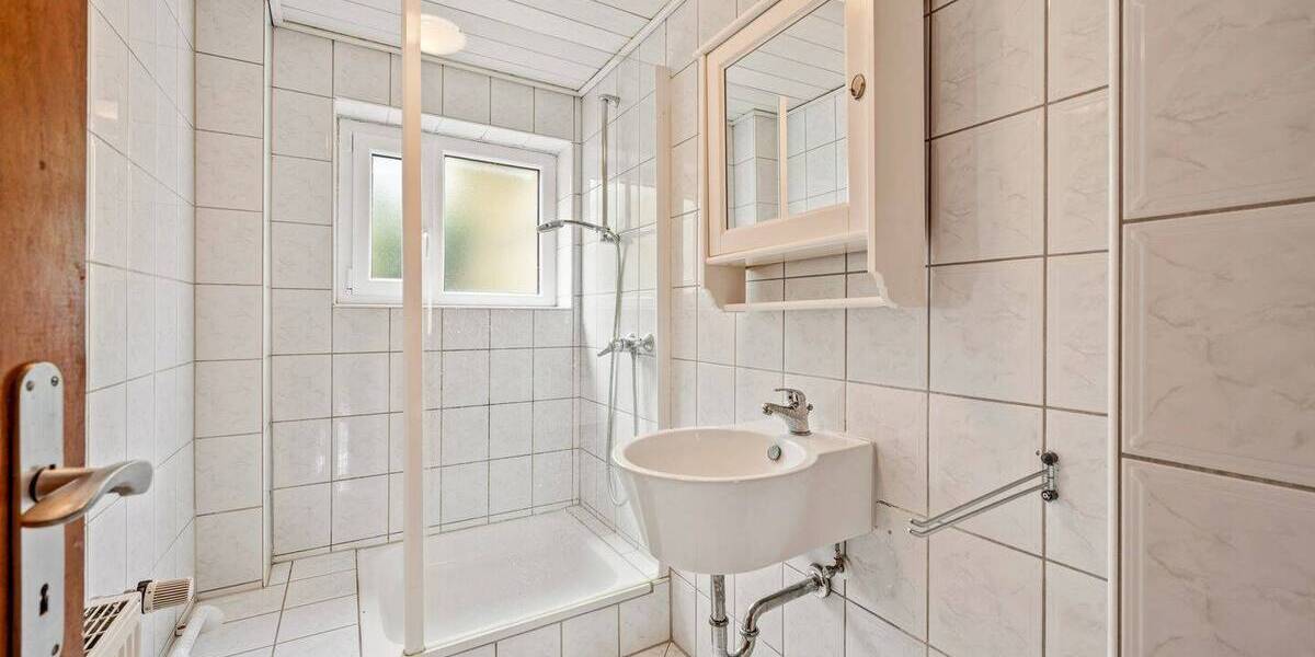 Mehrfamilienhaus, Wohnhaus Oberhausen-Rheinhausen Oberhausen - 8 Zimmer, 220 m&sup2;, 430.000&euro; | Angebot:26904256