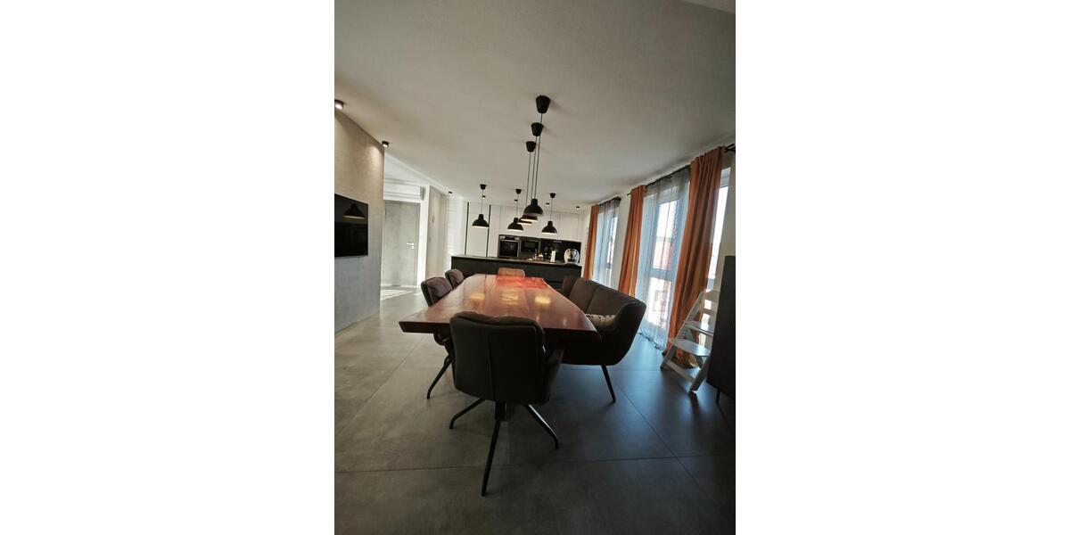 Exklusive 5,5-Zimmer-Maisonette-Dachgeschosswohnung mit Aufzug 5.5 zimmer