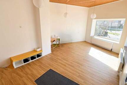 ATTRAKTIVE GEWERBEEINHEIT VIELSEITIG NUTZBAR - MIT PKW-STELLPLATZ zimmer