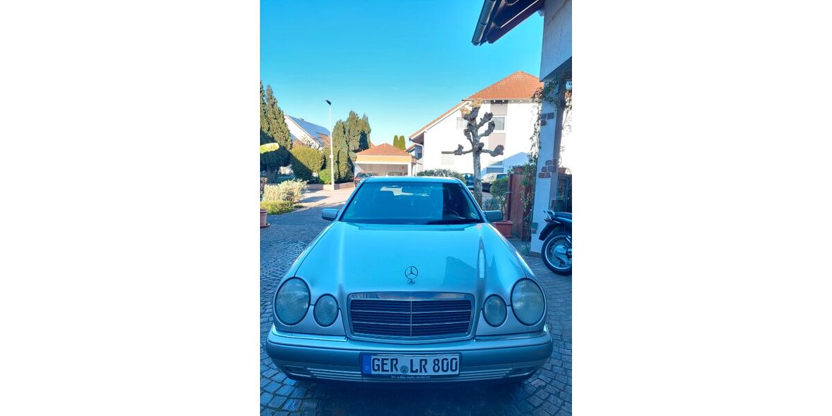 Mercedes-Benz E 200 162.000 km 1.200 &euro; Neupotz 76777
