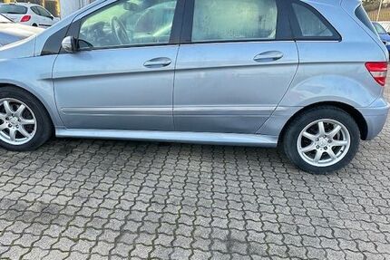 Mercedes-Benz B 180 169.350 km 4.950 &euro; Philippsburg 76661
