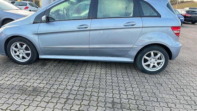 Mercedes-Benz B 180 169.350 km 4.950 &euro; Philippsburg 76661