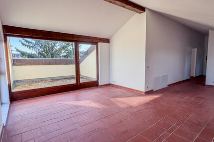 DachWohnung mit großer sonniger -privaten Terrasse