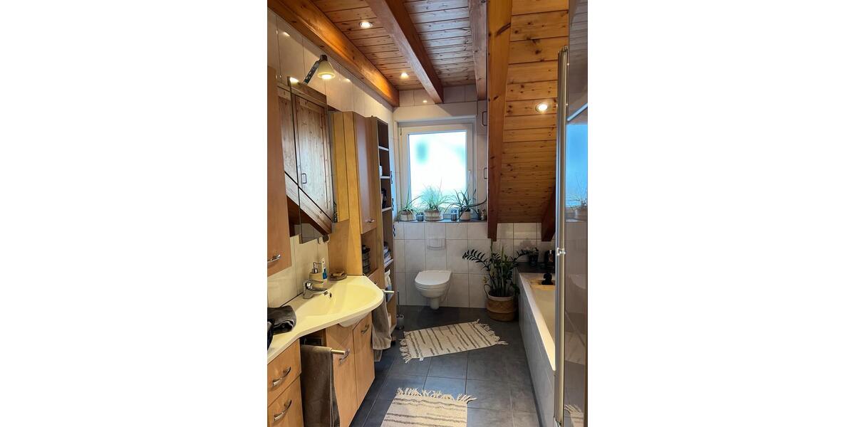 Dachgeschoßwohnung Ubstadt-Weiher Weiher - 4 Zimmer, 100 m&sup2;, 1.350&euro; | Angebot:24295262