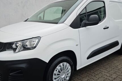Peugeot Partner 181.500 km 7.990 &euro; Ötigheim 76470