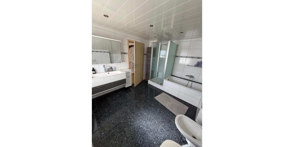 Einfamilienhaus Rastatt - 4 Zimmer, 140 m&sup2;, 1.850&euro; | Angebot:26329949