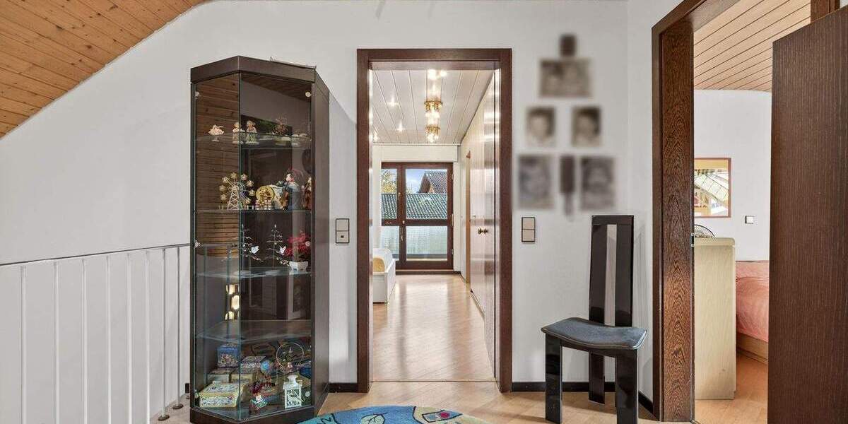 Einfamilienhaus Waldbronn / Etzenrot Etzenrot - 9 Zimmer, 252 m&sup2;, 895.000&euro; | Angebot:25681034