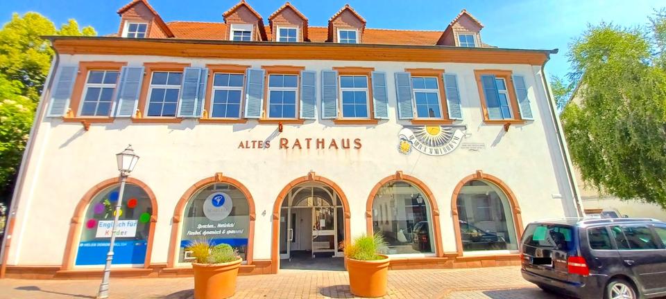 Mehrfamilienhaus und Gewerbefläche in Innenstadtlage zimmer