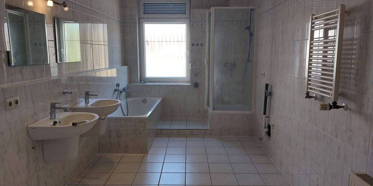 Etagenwohnung Karlsruhe Innenstadt-West - 2 Zimmer, 87 m&sup2;, 800&euro; | Angebot:26127615