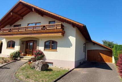 Wohnung Bretten - 4.5 Zimmer, 150 m&sup2;, 1.350&euro; | Angebot:27606474