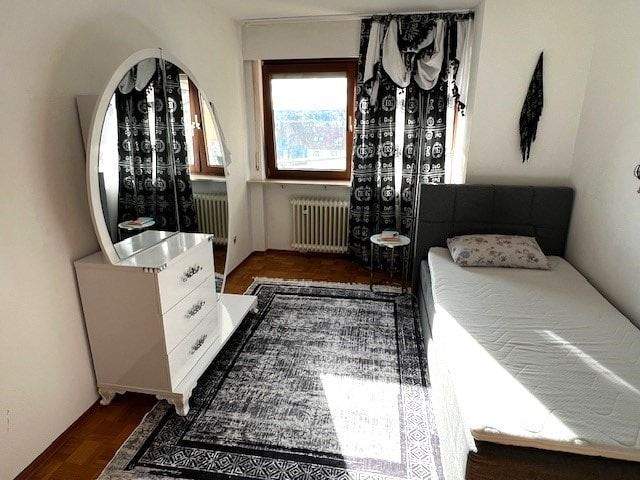 Etagenwohnung Pforzheim Nordstadt - 5 Zimmer, 137 m&sup2;, 325.000&euro; | Angebot:25880164