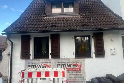 Haus zum Kaufen in Karlsruhe 119.000 € 65 m² 2.5 zimmer