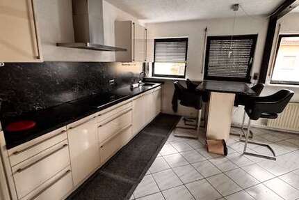 Haus zum Kaufen in Kraichtal 290.000 € 360 m² 13 zimmer