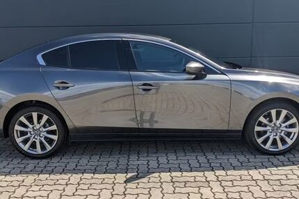 Mazda 3 26.000 km 25.900 € Karlsruhe 76137