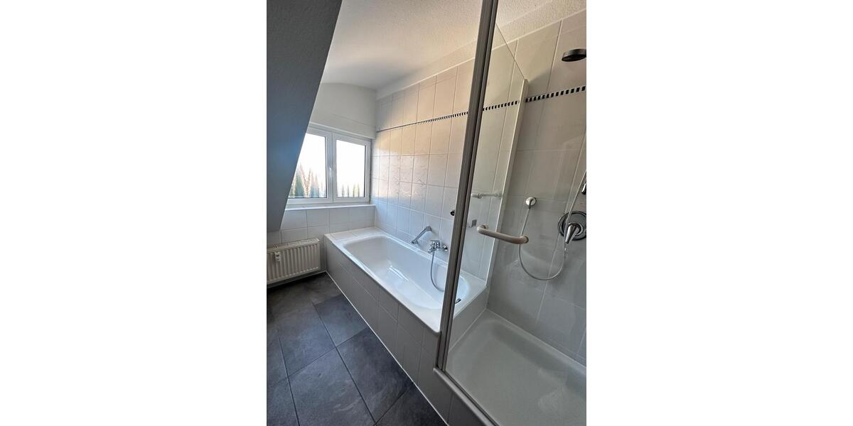 Dachgeschoßwohnung Durmersheim - 3 Zimmer, 63 m&sup2;, 1.150&euro; | Angebot:26423379