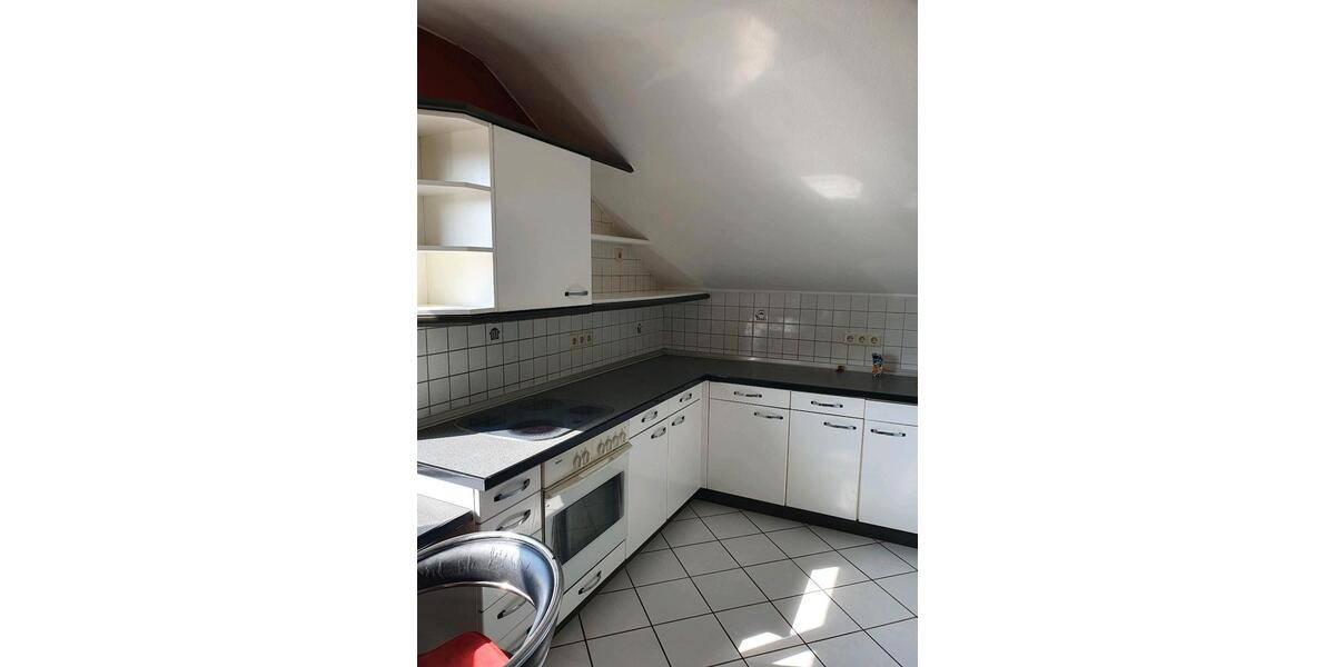 Dachgeschoßwohnung Kraichtal - 3 Zimmer, 80 m&sup2;, 620&euro; | Angebot:25319625