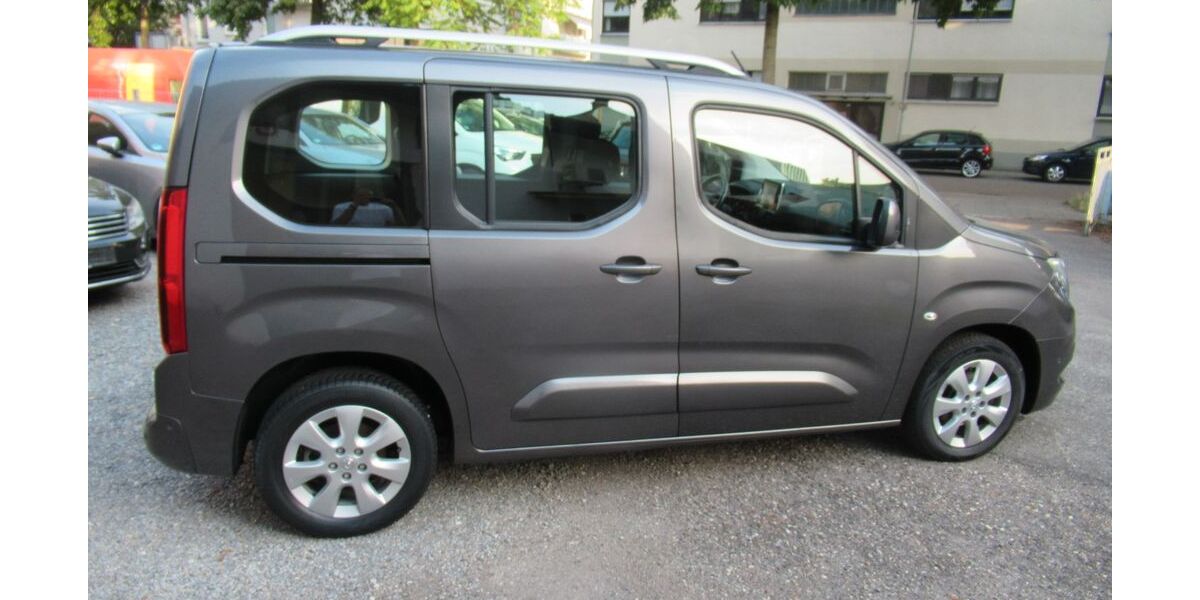 Opel Combo 115.300 km 9.690 &euro; Karlsruhe 76131