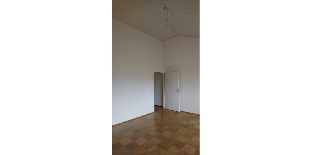 Dachgeschoßwohnung Pforzheim Weststadt - 2 Zimmer, 48 m&sup2;, 750&euro; | Angebot:25105271