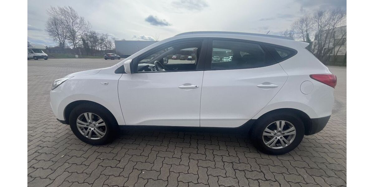 Hyundai ix35 165.000 km 5.699 &euro; Stutensee 76297