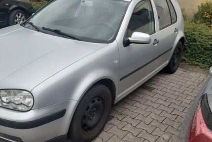 VW Golf 185.000 km 2.500 € Birkenfeld 75217