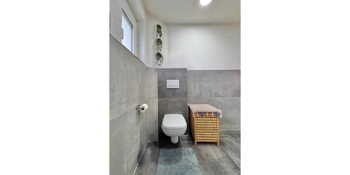 Modernisiertes Ein- Zweifamilienhaus mit Garten 5 zimmer