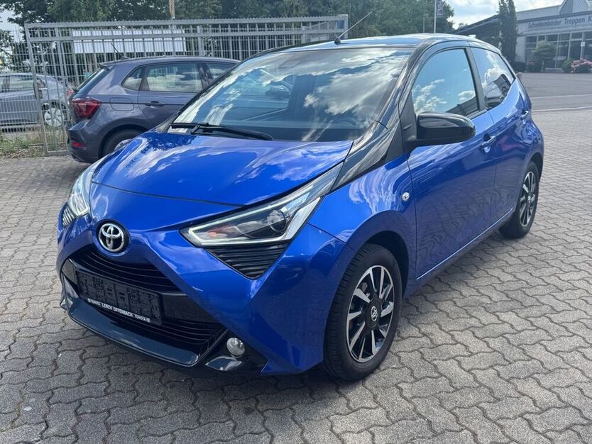 Aygo (X)