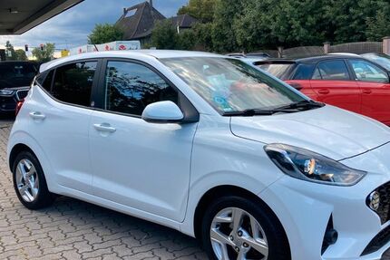 Hyundai i10 27.000 km 10.490 € Neumalsch 76316