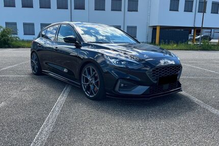 Ford Focus 62.000 km 23.999 € Weingarten 76356