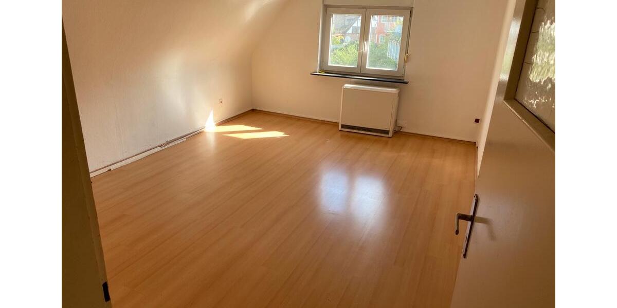 Etagenwohnung Straubenhardt - 4 Zimmer, 85 m&sup2;, 650&euro; | Angebot:26411690