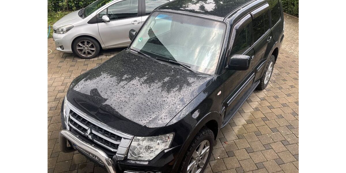 Mitsubishi Pajero 197.518 km 19.500 &euro; Karlsruhe 76185