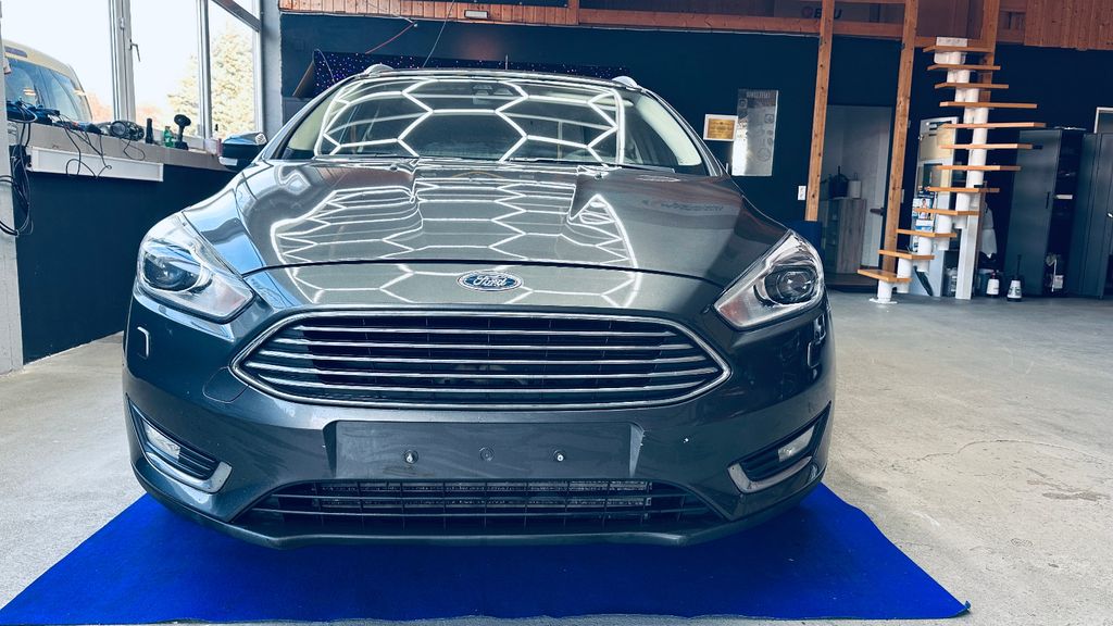 Ford Focus 126.000 km 9.590 &euro; Bruchsal OT Untergrombach 76646