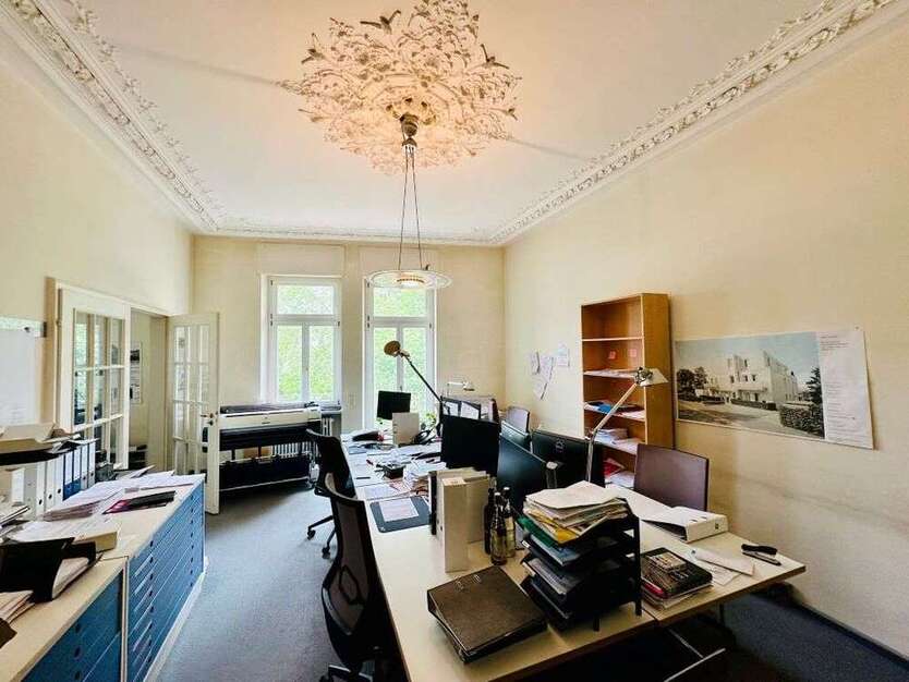 Büro in Baden-Baden 1.980 € 180 m²