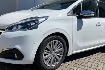 Peugeot 208 77.200 km 8.890 &euro; Pfinztal 76327