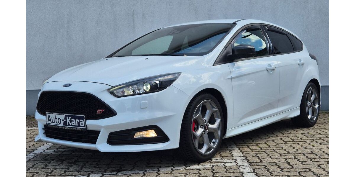 Ford Focus 62.000 km 16.990 &euro; Karlsruhe 76185