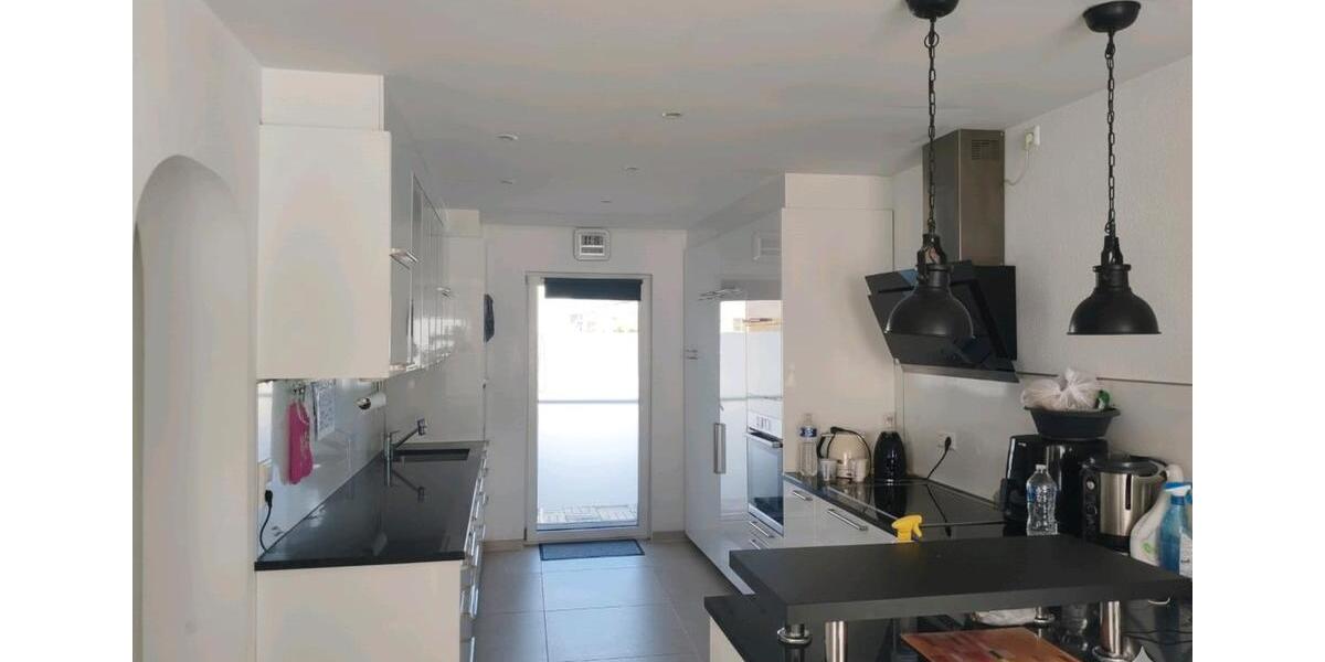 Exklusives Wohnerlebnis: ca.130qm Wohnung + Büro + XL Keller 3.5 zimmer