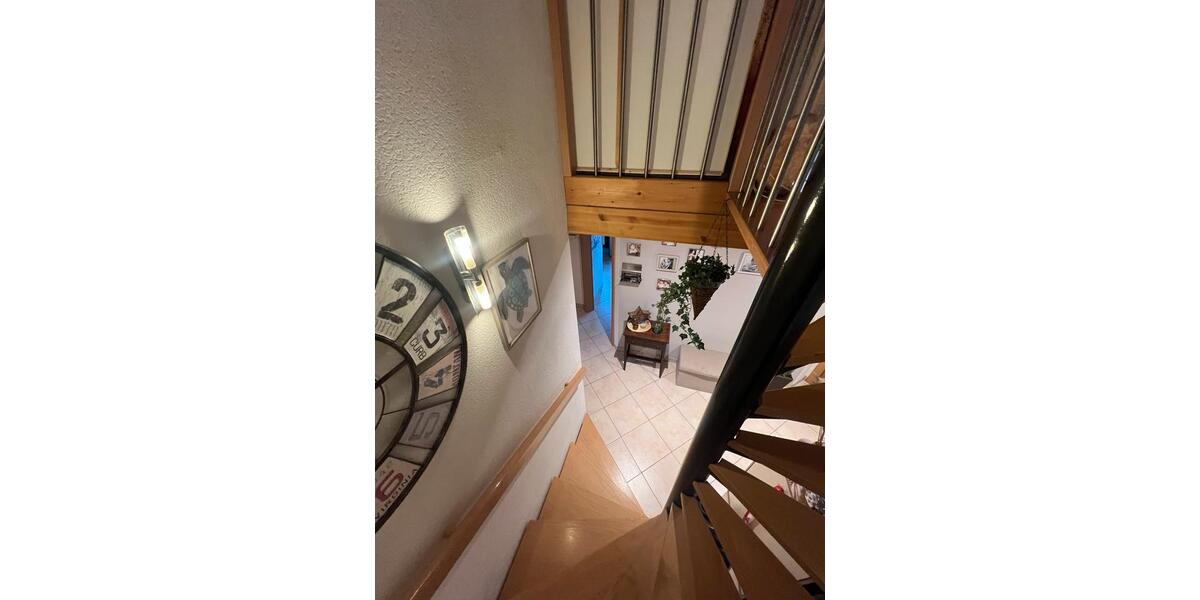 Dachgeschoßwohnung Ubstadt-Weiher Weiher - 4 Zimmer, 100 m&sup2;, 1.350&euro; | Angebot:24295262