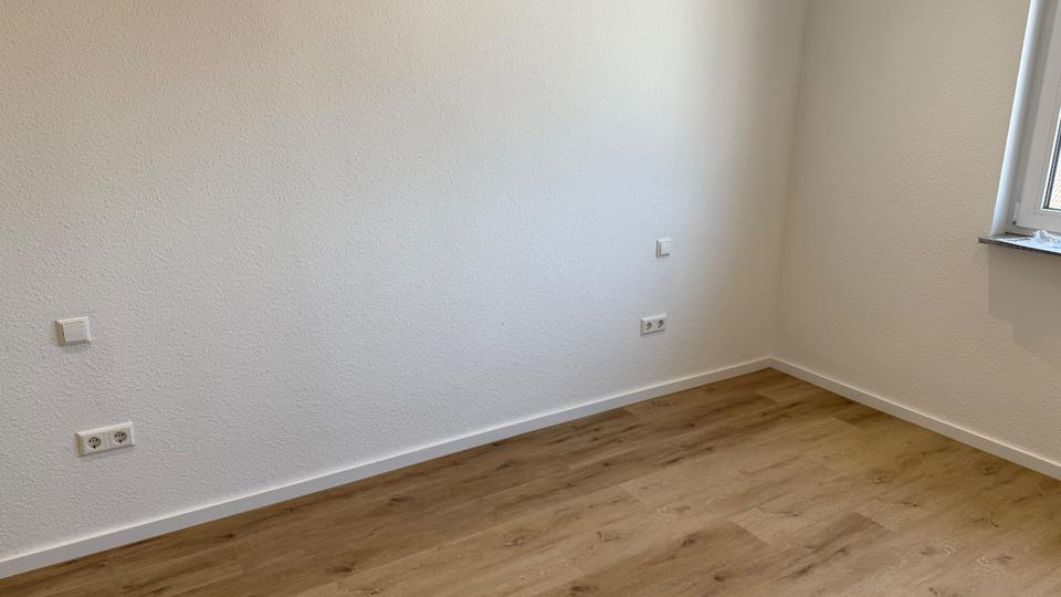 Dachgeschoßwohnung Karlsruhe Knielingen - 4 Zimmer, 99 m&sup2;, 1.390&euro; | Angebot:26133475