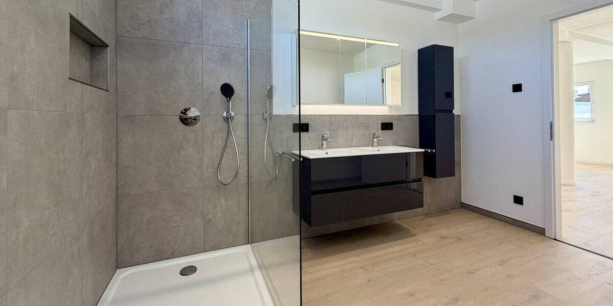 Etagenwohnung Karlsbad Langensteinbach - 4 Zimmer, 134 m&sup2;, 1.690&euro; | Angebot:26541312