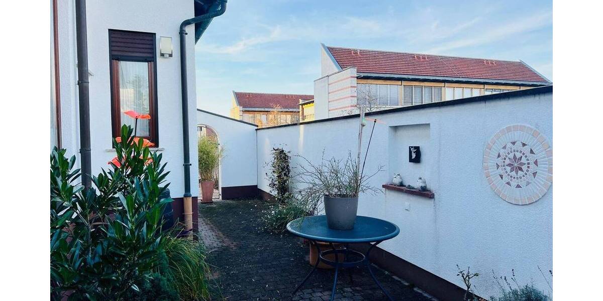 Einfamilienhaus Waghäusel Kirrlach - 7 Zimmer, 250 m&sup2;, 725.000&euro; | Angebot:25669529