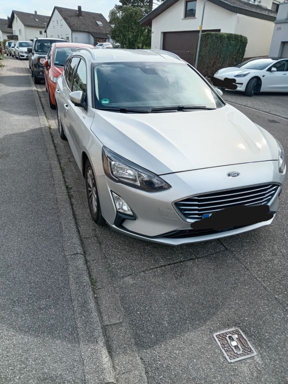 Ford Focus 92.000 km 14.200 € Königsbach-Stein 75203
