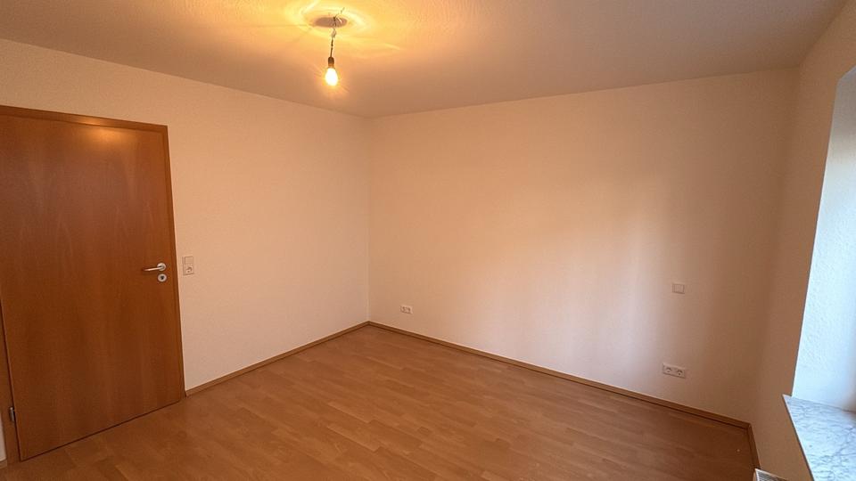 Renovierte 2-Zimmer Wohnung mit Balkon in Oberderdingen-Flehingen 2 zimmer