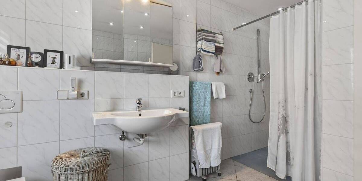 Mehrfamilienhaus, Wohnhaus Karlsruhe / Wolfartsweier Wolfartsweier - 8 Zimmer, 245 m&sup2;, 719.000&euro; | Angebot:26155539