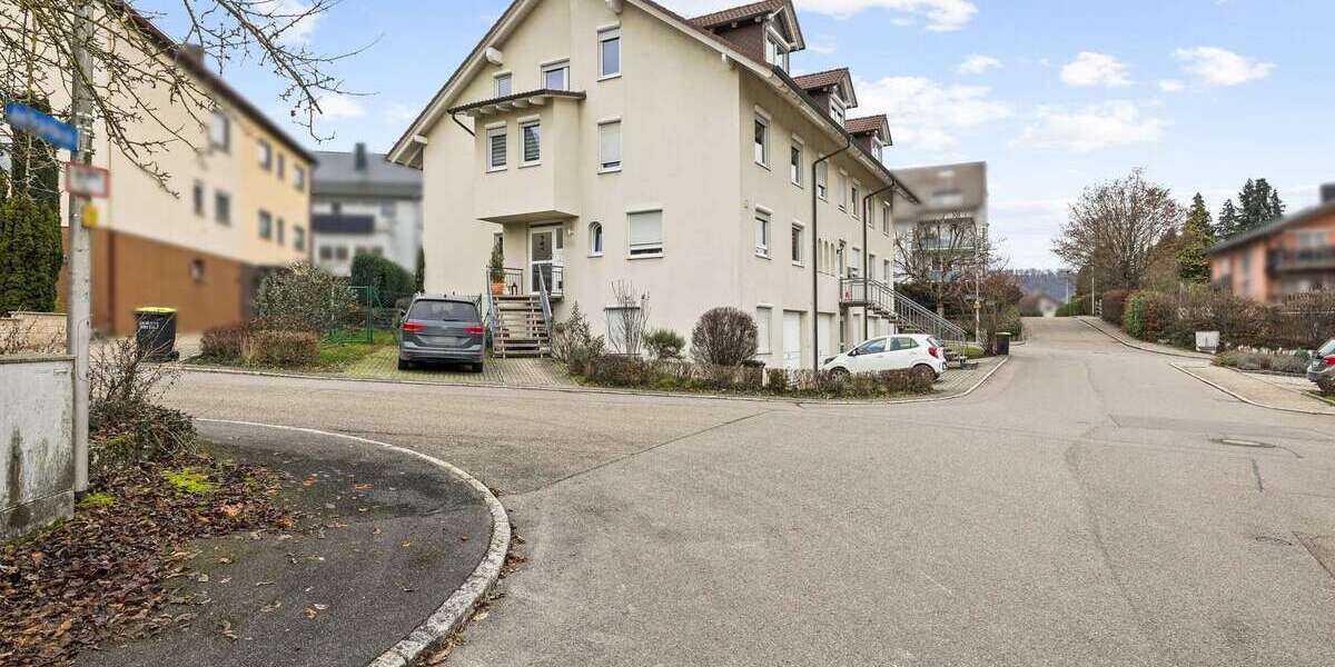 Haus zum Kaufen in Niefern 540.000 € 210 m² 8 zimmer