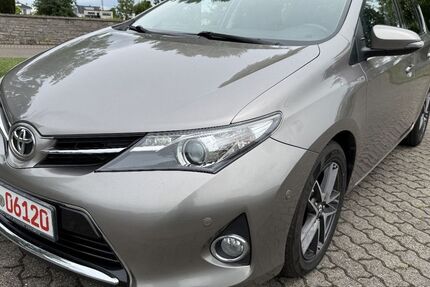 Toyota Auris 208.012 km 6.200 &euro; Graben Neudorf 76676
