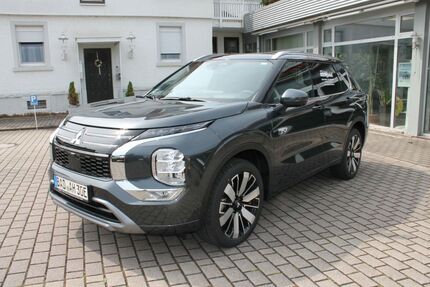 Mitsubishi Plug-in Hybrid Outlander 2.500 km 52.990 € Baden-Baden 76532