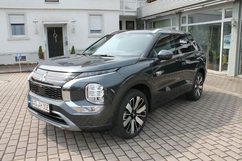 Mitsubishi Plug-in Hybrid Outlander 2.500 km 52.990 € Baden-Baden 76532