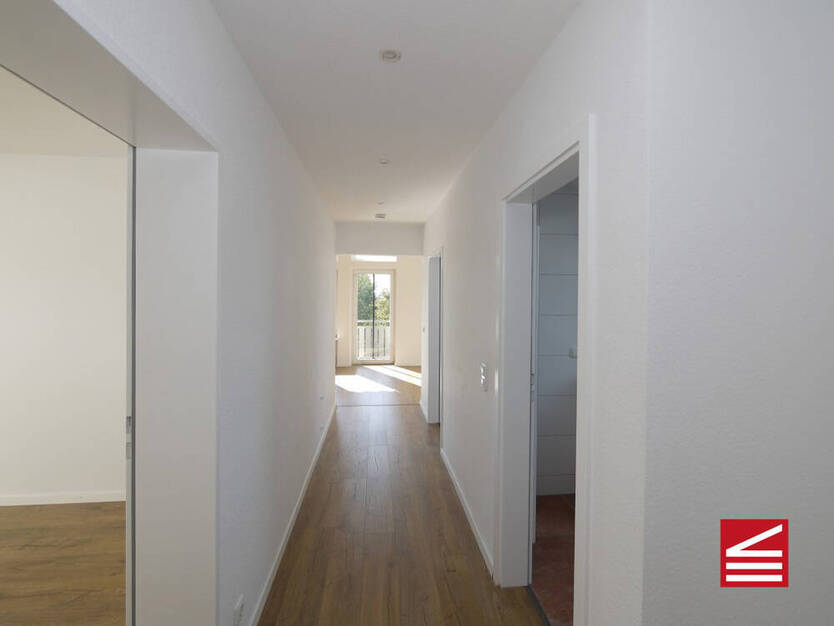 Baden-Baden, Varnhalt, attraktive 3-Zimmer-Wohnung mit Balkon und Garage!