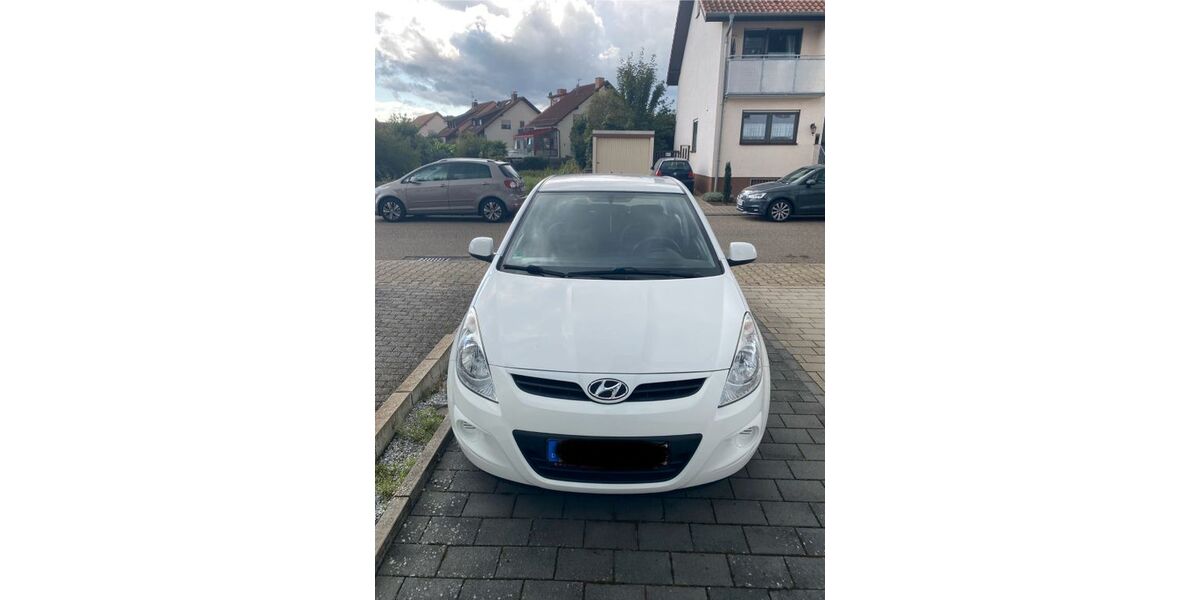 Hyundai i20 156.000 km 3.300 &euro; Bad Schönborn 76669